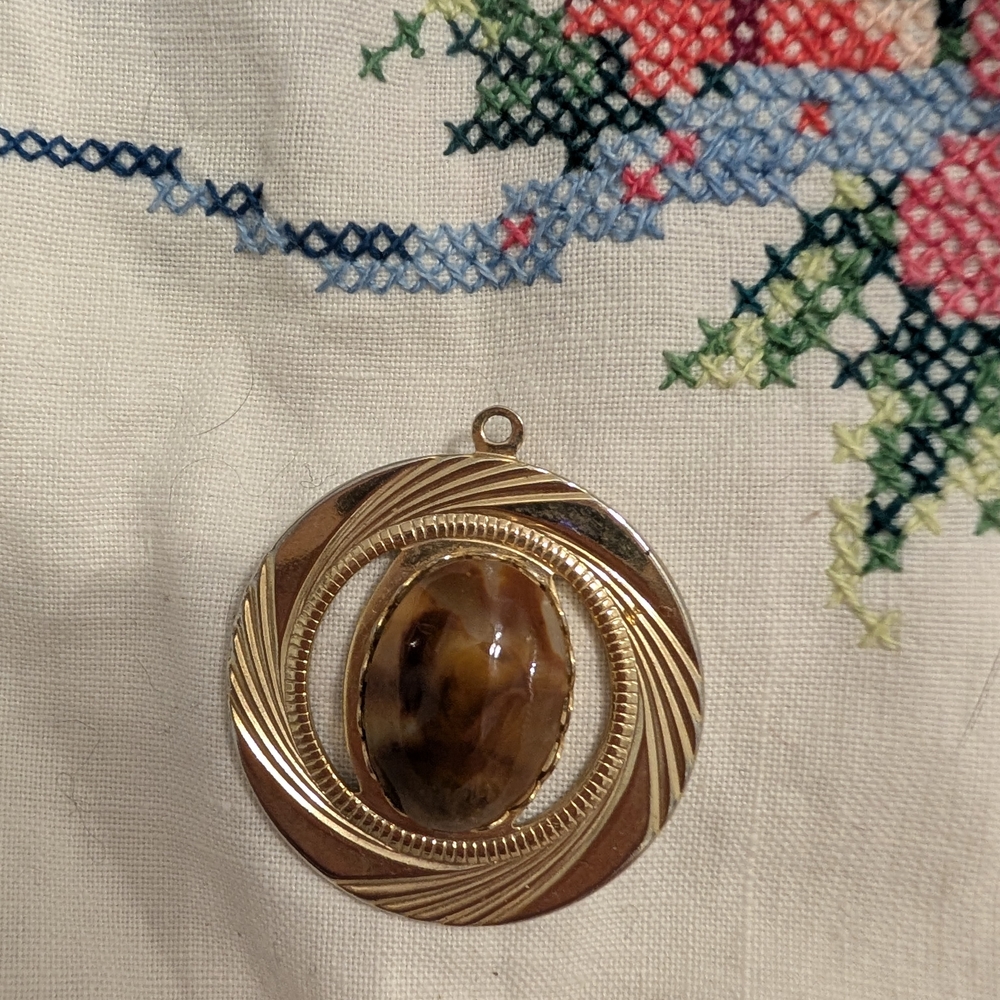 Gold and Brown Swirl Pendant Necklace